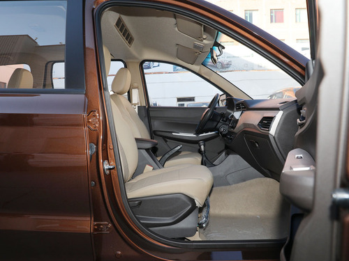 2021款 五菱宏光 1.5L改款 S舒适型LAR