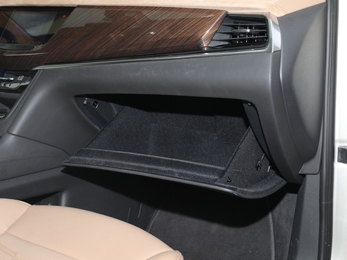 2022款 凯迪拉克XT6 2.0T 六座四驱铂金型