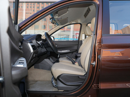 2021款 五菱宏光 1.5L改款 S舒适型LAR