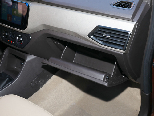 2021款 五菱宏光 1.5L改款 S舒适型LAR