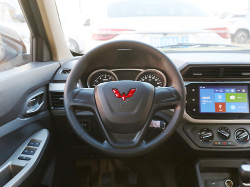 2021款 五菱宏光 1.5L改款 S舒适型LAR