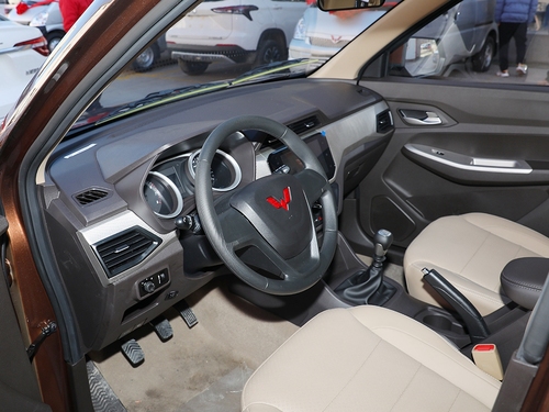 2021款 五菱宏光 1.5L改款 S舒适型LAR