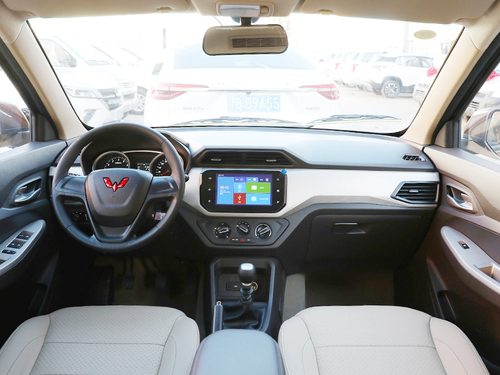 2021款 五菱宏光 1.5L改款 S舒适型LAR