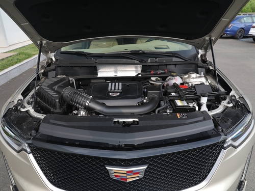 2022款 凯迪拉克XT6 2.0T 六座四驱铂金型