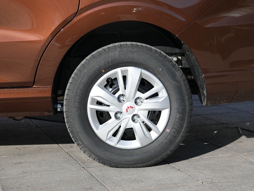 2021款 五菱宏光 1.5L改款 S舒适型LAR