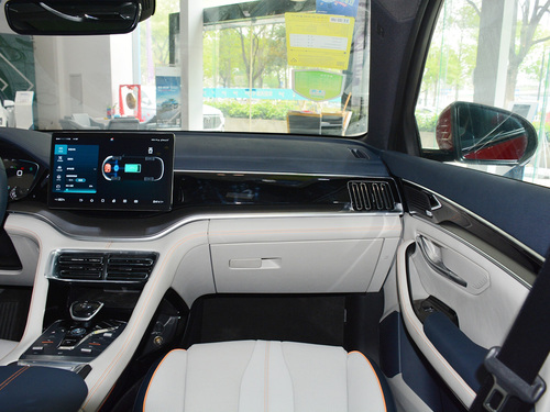 2021款 宋PLUS新能源 DM-i 110KM 旗舰PLUS