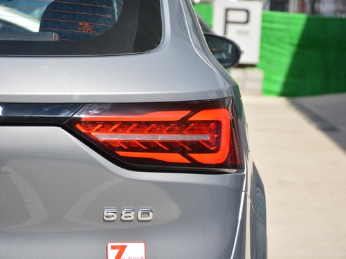 2021款 东风风光580 ☆星版 1.5TGDI 自动旗舰型