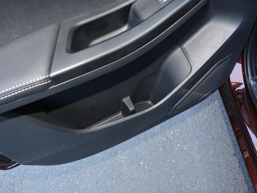 2022款 宝典 2.5T柴油两驱舒享版长轴JX4D25A6L