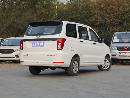 2021款 五菱宏光 1.5L改款 S基本型LAR