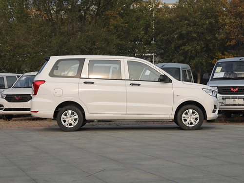 2021款 五菱宏光 1.5L改款 S基本型LAR