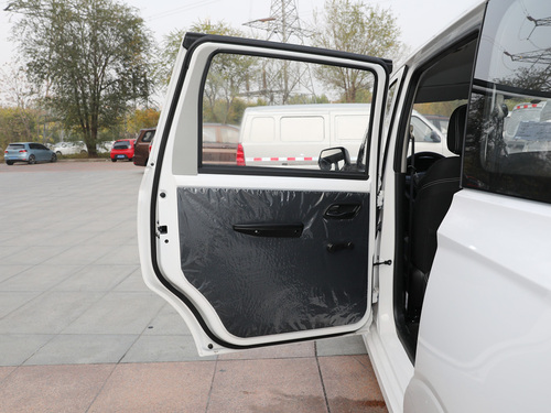 2021款 五菱宏光 1.5L改款 S基本型LAR