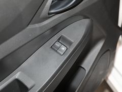 2021款 五菱宏光 1.5L改款 S基本型LAR