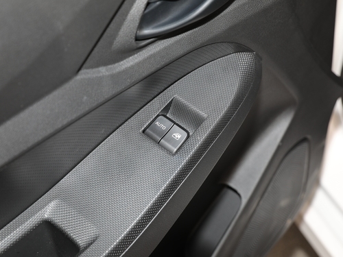 2021款 五菱宏光 1.5L改款 S基本型LAR