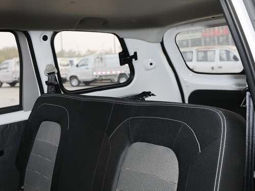 2021款 五菱宏光 1.5L改款 S基本型LAR