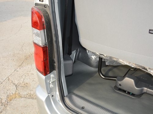 2021款 金杯海狮王 2.0L商务王系列舒享型标准顶9座1TZS