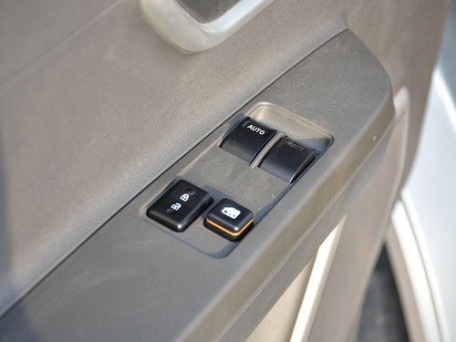 2021款 金杯海狮王 2.0L商务王系列舒享型标准顶9座1TZS