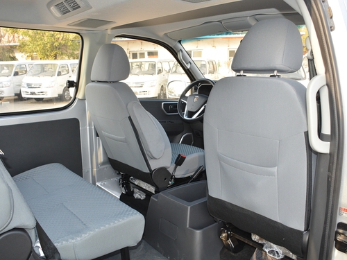 2021款 金杯海狮王 2.0L商务王系列舒享型标准顶9座1TZS