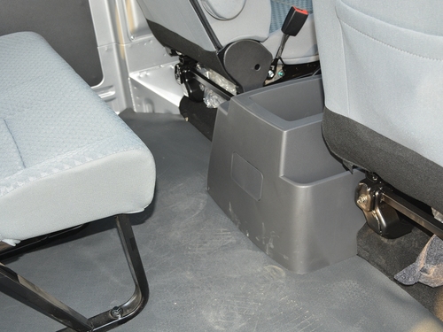 2021款 金杯海狮王 2.0L商务王系列舒享型标准顶9座1TZS