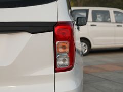 2021款 五菱宏光 1.5L改款 S基本型LAR