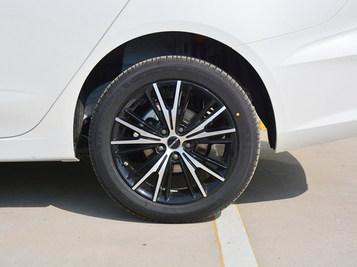 2021款 荣威Ei5 500 倾慕版