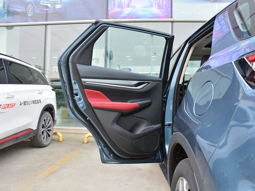 2022款 长安CS55 PLUS 蓝鲸版 1.5T DCT尊贵型