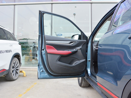 2022款 长安CS55 PLUS 蓝鲸版 1.5T DCT尊贵型