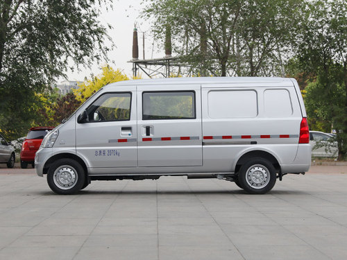 2021款 五菱荣光  1.5L加长基本型封窗车5座L3C