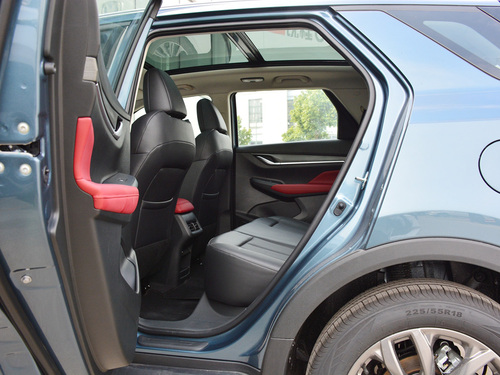 2022款 长安CS55 PLUS 蓝鲸版 1.5T DCT尊贵型