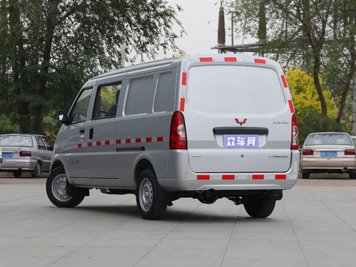 2021款 五菱荣光  1.5L加长基本型封窗车5座L3C