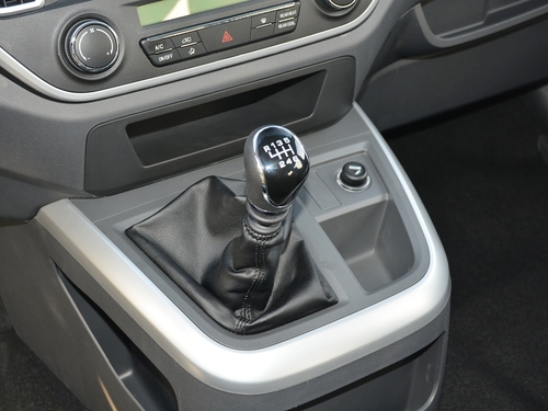 2021款 金杯海狮王 2.0L商务王系列舒享型标准顶9座1TZS