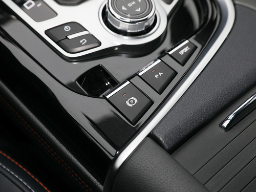 2021款 北汽瑞翔X5 1.5T 手动精英型 5座