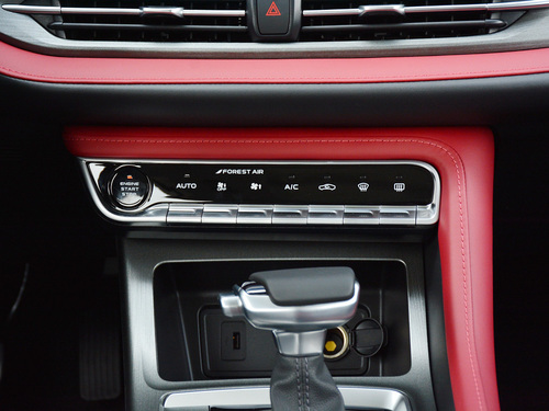 2022款 长安CS55 PLUS 蓝鲸版 1.5T DCT尊贵型