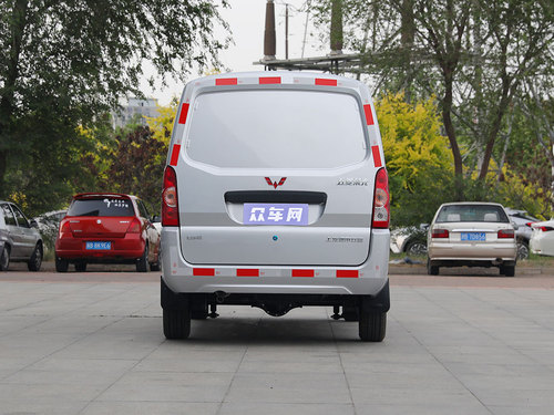 2021款 五菱荣光  1.5L加长基本型封窗车5座L3C