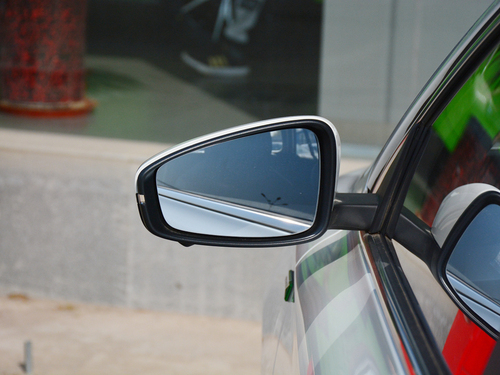 2021款 荣威Ei5 500 倾慕版