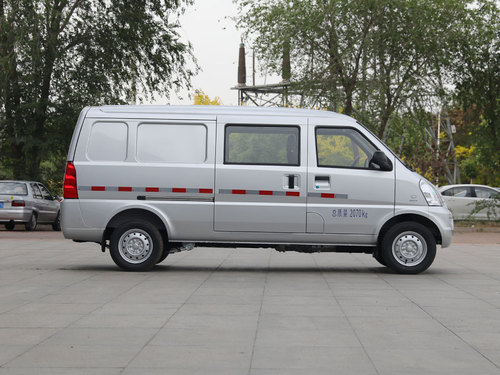 2021款 五菱荣光  1.5L加长基本型封窗车5座L3C