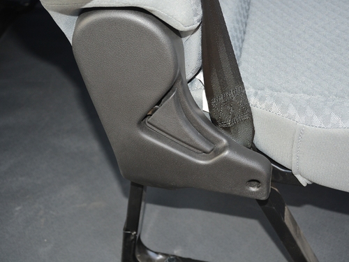 2021款 金杯海狮王 2.0L商务王系列舒享型标准顶9座1TZS