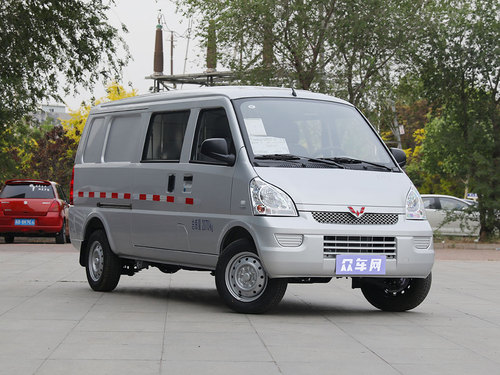 2021款 五菱荣光  1.5L加长基本型封窗车5座L3C