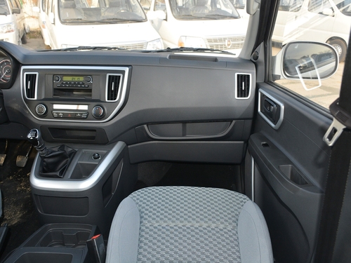 2021款 金杯海狮王 2.0L商务王系列舒享型标准顶9座1TZS