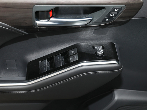 2022款 汉兰达 双擎 2.5L 四驱至尊版 7座