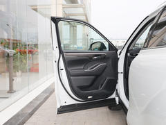 2022款 汉兰达 双擎 2.5L 四驱至尊版 7座