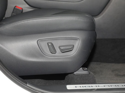 2022款 汉兰达 双擎 2.5L 四驱至尊版 7座