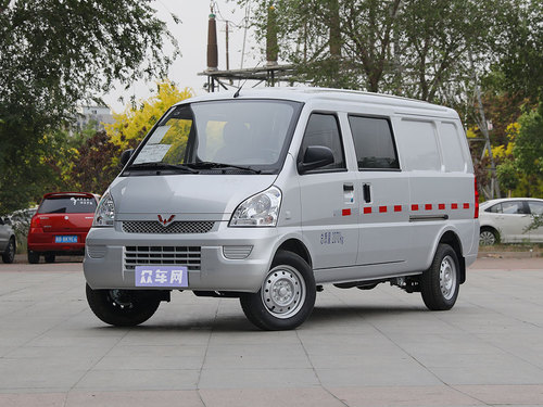 2021款 五菱荣光  1.5L加长基本型封窗车5座L3C