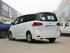 2022款 上汽大通 G10 2.0T 手动超值版 汽油 7座