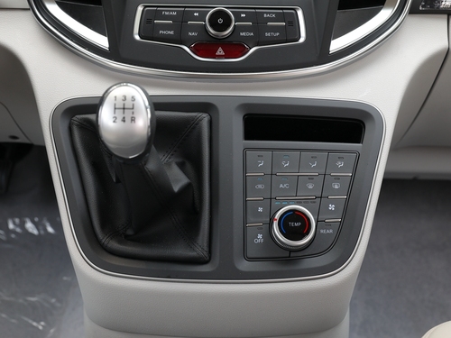 2021款 瑞风M4 2.0L 手动商务版