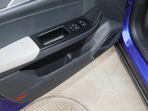 2020款 奔腾E01 空间曲率型