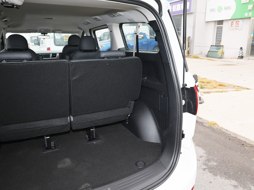 2022款 上汽大通 G10 2.0T 手动超值版 汽油 7座