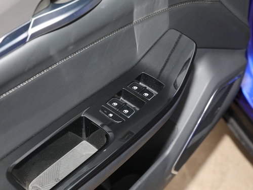 2020款 奔腾E01 空间曲率型