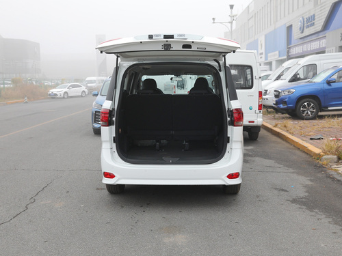 2022款 上汽大通 G10 2.0T 手动超值版 汽油 7座