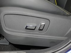 2020款 奔腾E01 空间曲率型