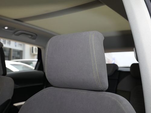 2020款 奔腾E01 空间曲率型